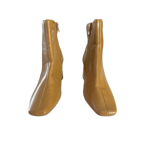 Journee Camel Ankle Chelsea Boot Size 8.5 New - Picture 2 of 7